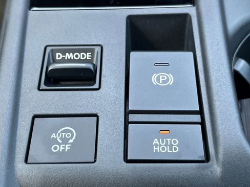 New 2026 Nissan Sentra SR w/ SR Premium Package FWD image 32