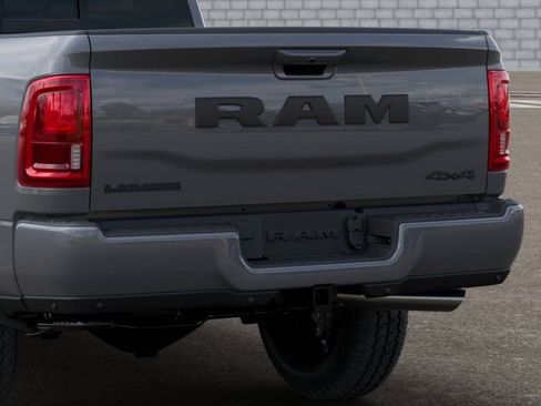 New 2026 RAM 2500 Laramie AWD/4WD image 13