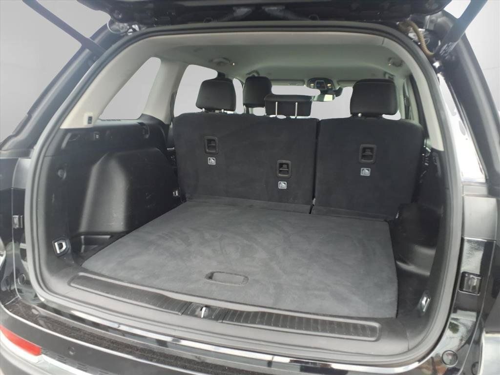 Used 2023 Jeep Grand Cherokee Limited AWD/4WD image 29