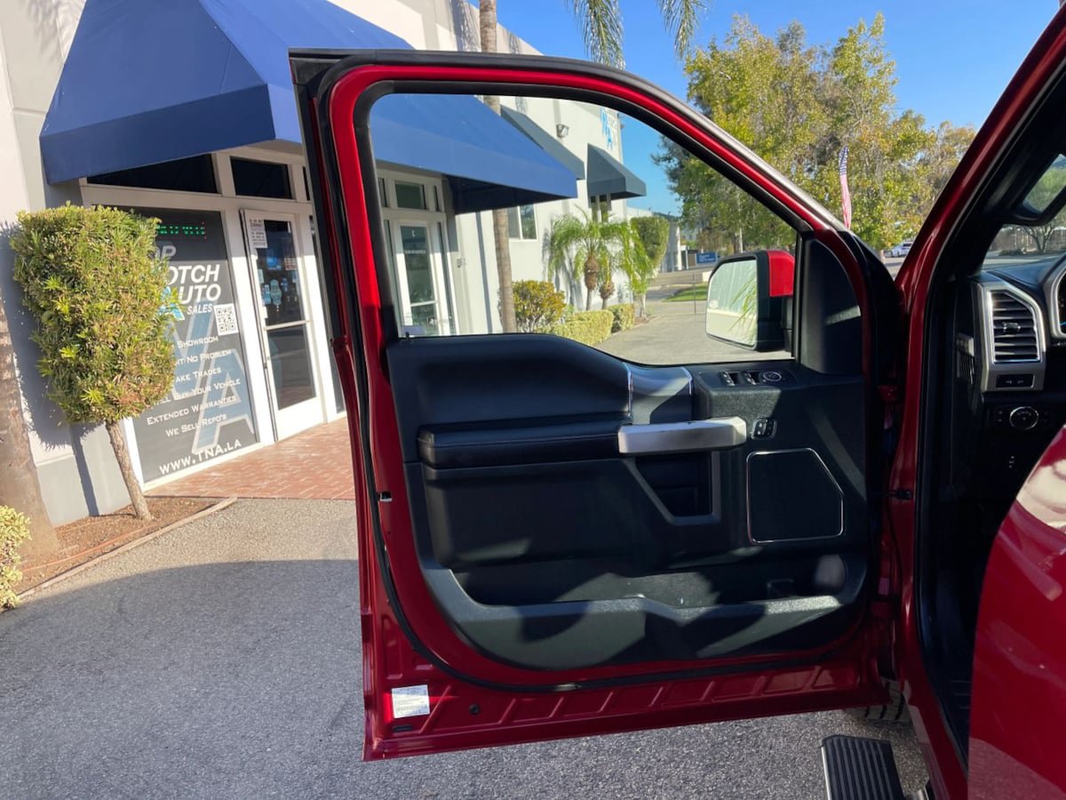Used 2015 Ford F150 Lariat w/ Equipment Group 502A Luxury AWD/4WD image 18