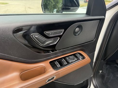 Used 2020 Lincoln Aviator Reserve w/ Equipment Group 201A AWD/4WD image 12