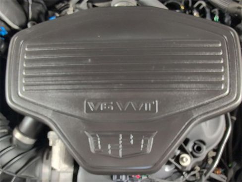 Used 2018 Cadillac XT5 Luxury w/ Driver Awareness Package image 33