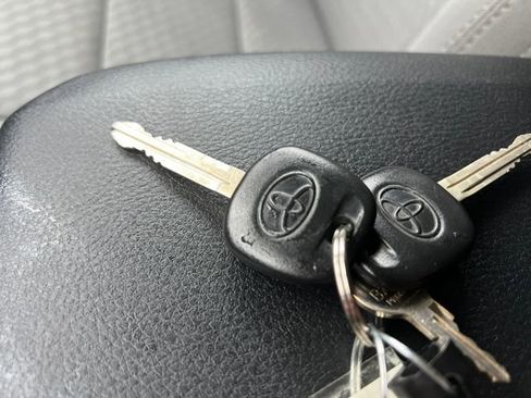 Used 2022 Toyota Tacoma SR image 30