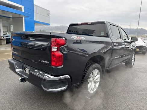 Used 2023 Chevrolet Silverado 1500 Custom image 4