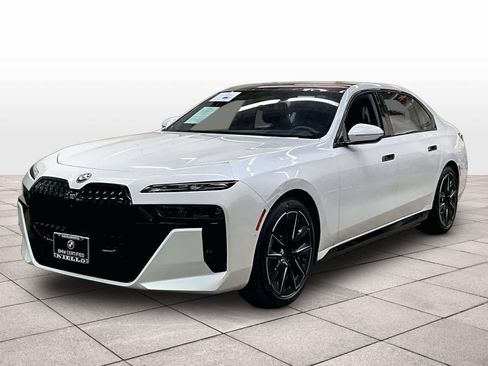 Used 2023 BMW i7 xDrive60 w/ Executive Package 2 AWD/4WD image 1