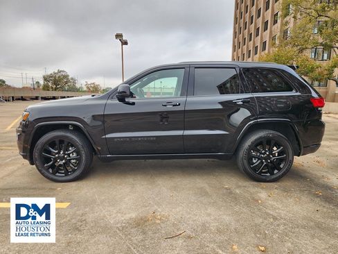 Used 2021 Jeep Grand Cherokee Laredo X image 5