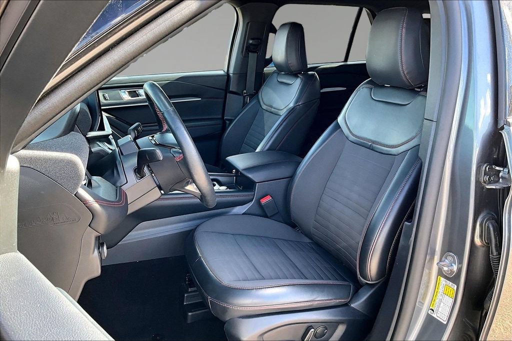 Used 2025 Ford Explorer ST-Line AWD/4WD image 21