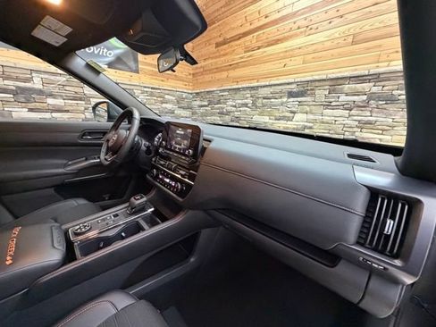 Used 2024 Nissan Pathfinder Rock Creek AWD/4WD image 15