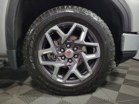 Used 2022 GMC Sierra 1500 SLT w/ X31 Off-Road Package image 12