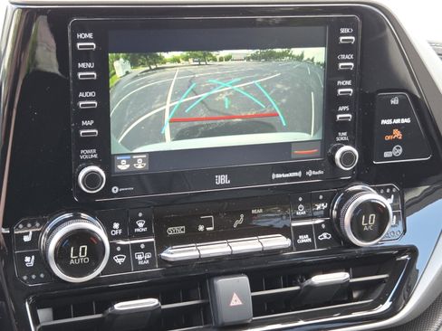 Used 2020 Toyota Highlander Limited AWD/4WD image 14
