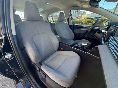 Used 2025 Toyota Camry LE image 39