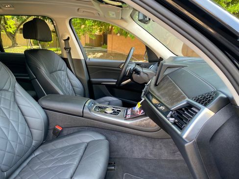 Used 2025 BMW X7 xDrive40i w/ Parking Assistance Package AWD/4WD image 66