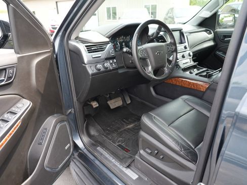 Used 2020 Chevrolet Tahoe Premier AWD/4WD image 13