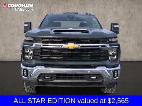 Used 2025 Chevrolet Silverado 3500 LT w/ All Star Edition image 2