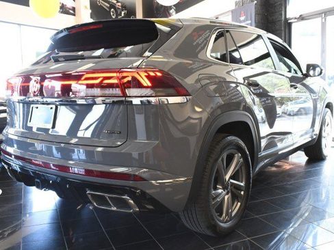 Used 2024 Volkswagen Atlas Cross Sport SEL R-Line AWD/4WD image 13