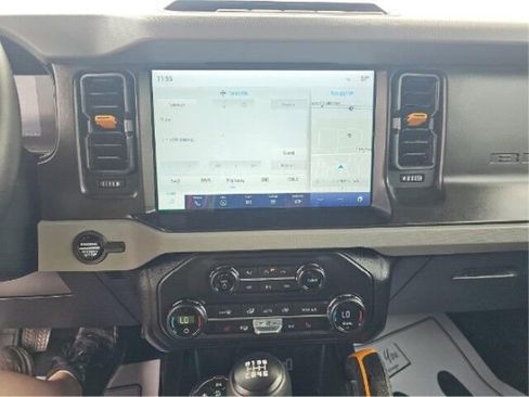 Used 2023 Ford Bronco Badlands w/ Sasquatch Package AWD/4WD image 12
