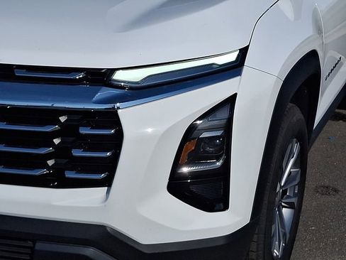 Used 2025 Chevrolet Equinox LT AWD/4WD image 9