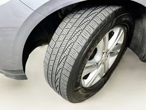Used 2019 Buick Enclave Essence AWD/4WD image 25