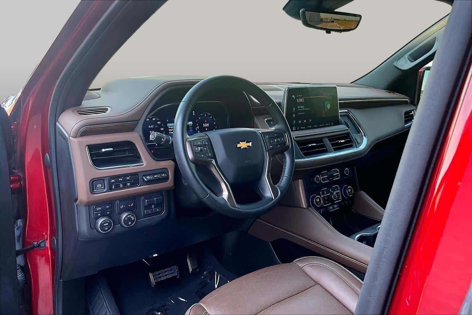 Used 2023 Chevrolet Suburban High Country AWD/4WD image 16