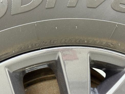 Used 2020 Toyota Tacoma SR5 image 38