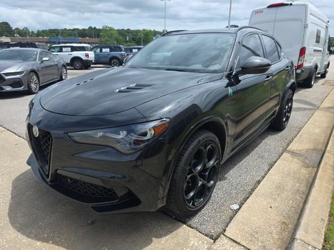 Used 2024 Alfa Romeo Stelvio Quadrifoglio AWD/4WD image 2