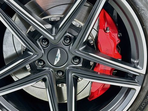 Used 2026 Aston Martin V8 Vantage S RWD image 30