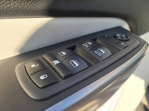 Used 2021 Jeep Cherokee Latitude Plus image 27