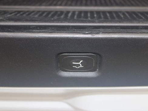 Used 2025 Ford Expedition Platinum image 33