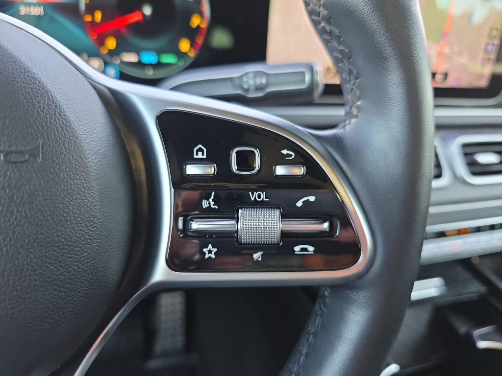 Certified 2023 Mercedes-Benz GLS 580 4MATIC image 24