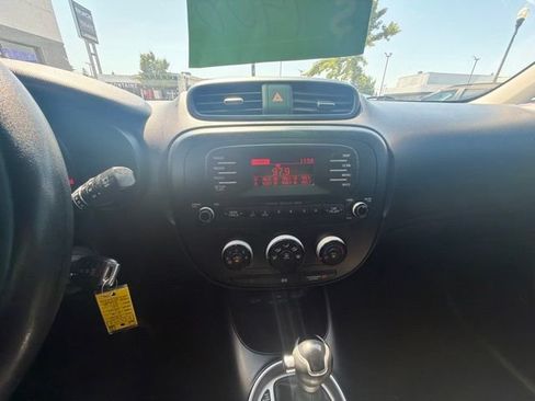 Used 2016 Kia Soul FWD image 22