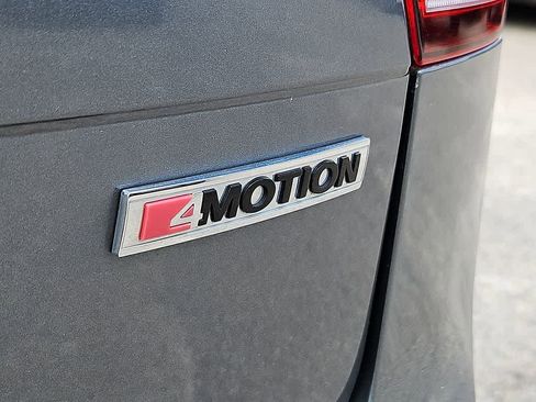Used 2021 Volkswagen Tiguan SE AWD/4WD image 30