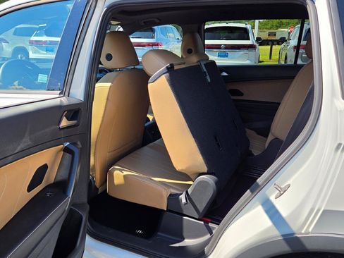 Certified 2023 Volkswagen Tiguan SE R-Line FWD image 44