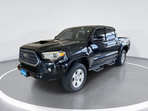 Used 2019 Toyota Tacoma TRD Sport image 1