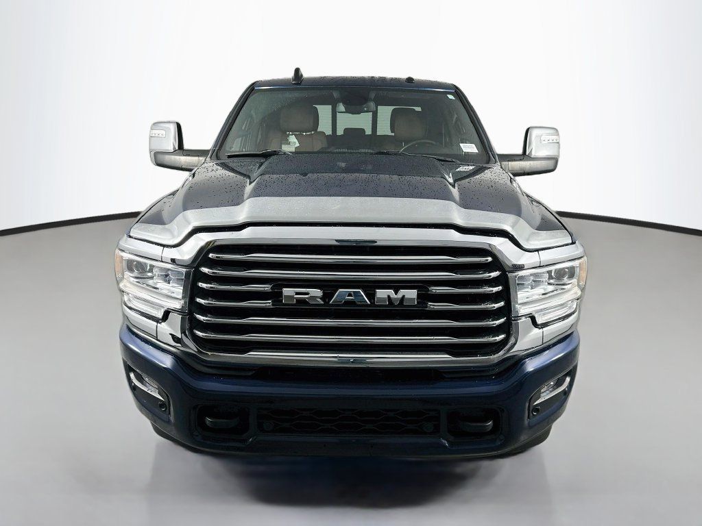 Used 2023 RAM 2500 Limited AWD/4WD image 2
