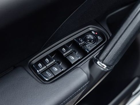 Used 2016 Porsche Cayenne S AWD/4WD image 12