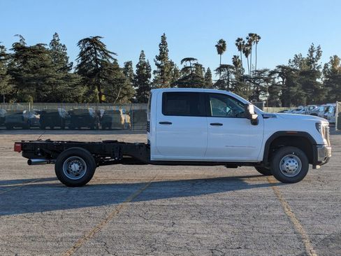 New 2026 GMC Sierra 3500 Pro w/ Convenience Package image 5