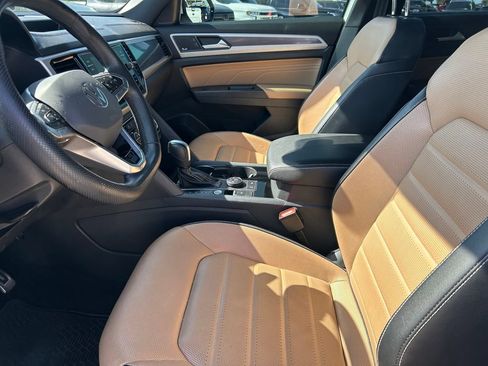 Used 2022 Volkswagen Atlas Cross Sport SEL Premium R-Line AWD/4WD image 11