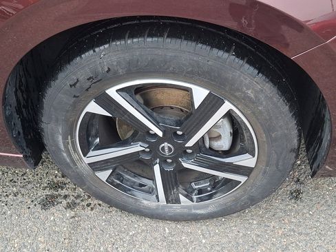 Used 2024 Nissan Sentra SV image 9