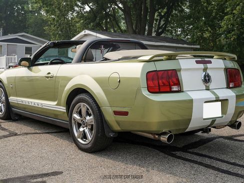 Used 2005 Ford Mustang Convertible RWD image 4