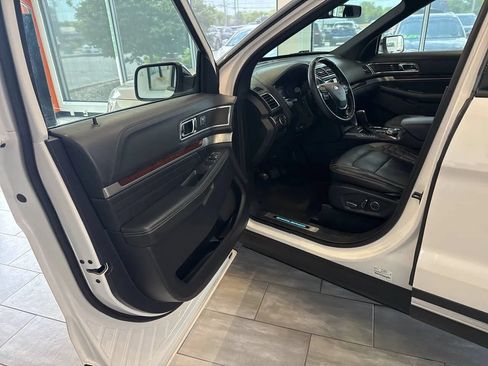 Used 2018 Ford Explorer Platinum AWD/4WD image 13
