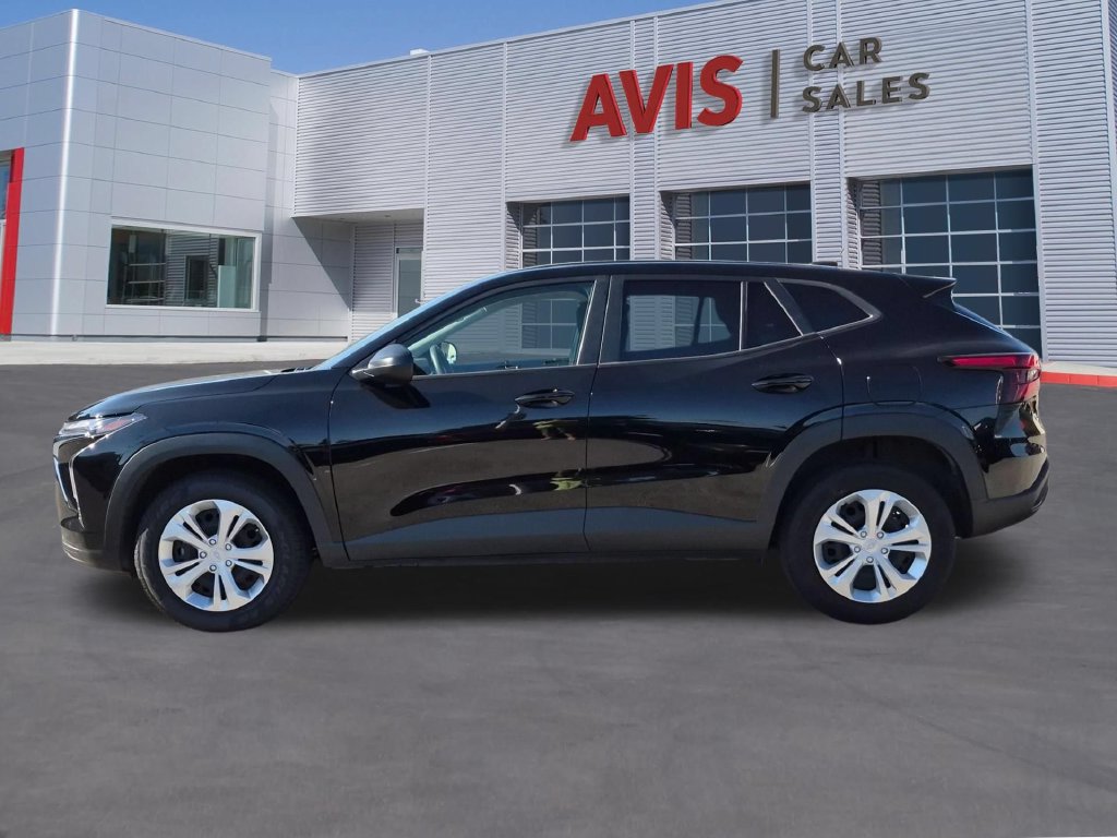 Used 2025 Chevrolet Trax LS FWD image 10