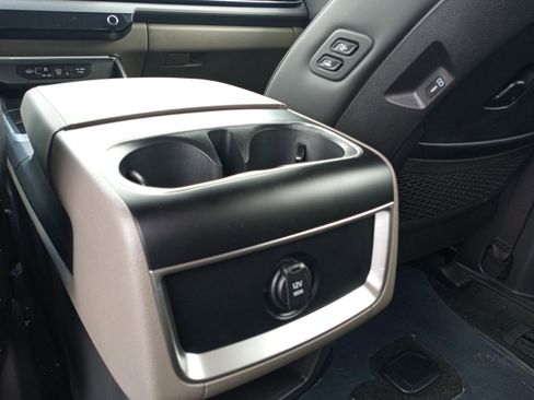 New 2026 Kia Carnival EX FWD image 25