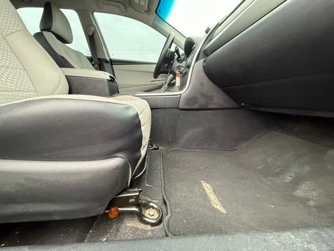 Used 2015 Toyota Camry SE image 21