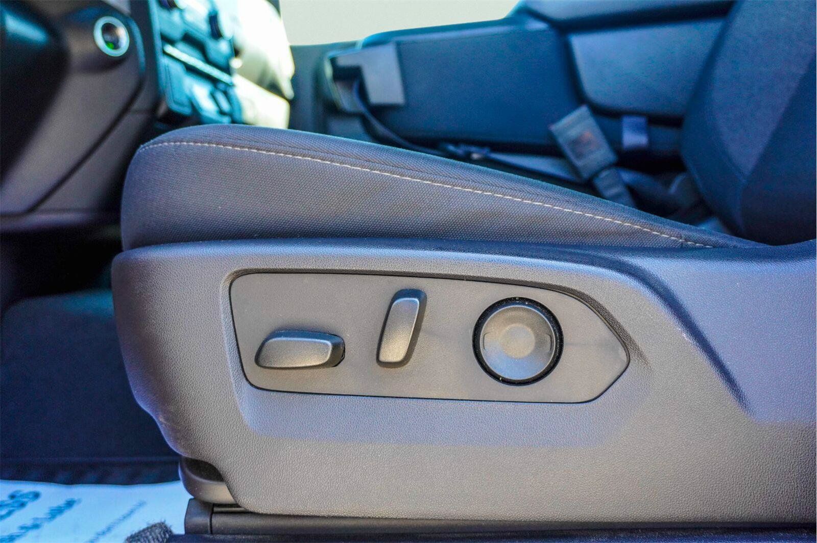 Used 2025 Chevrolet Silverado 1500 Custom Trail Boss AWD/4WD image 25