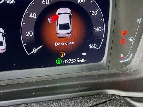 Used 2025 Honda Accord SE image 19