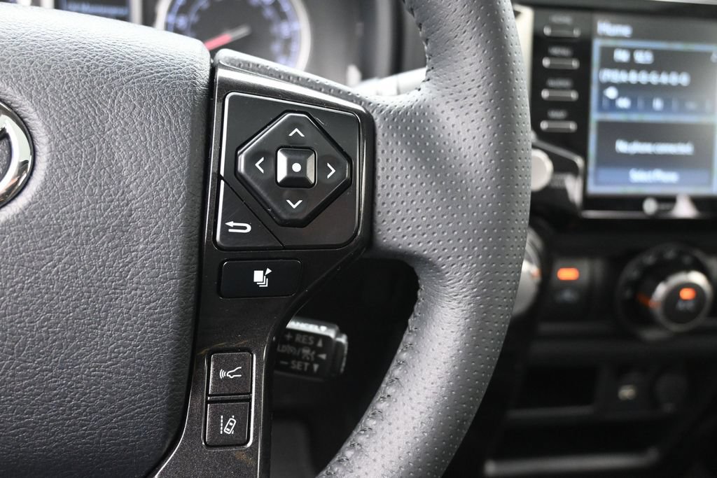 Used 2022 Toyota 4Runner TRD Off-Road Premium AWD/4WD image 25