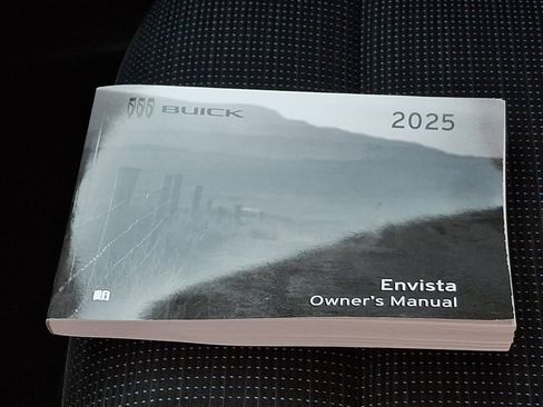 Used 2025 Buick Envista Preferred w/ Convenience I Package FWD image 26