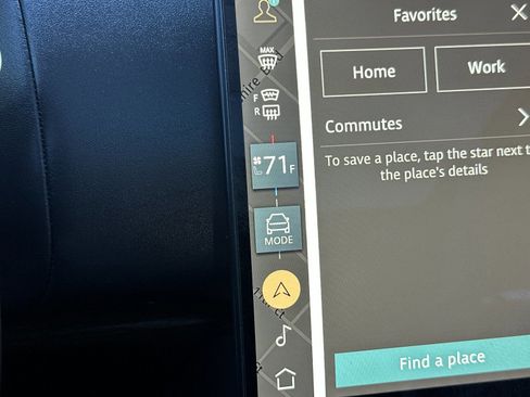 Used 2025 Land Rover Range Rover SE image 24