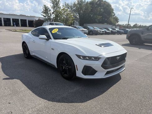 Used 2024 Ford Mustang GT RWD image 9