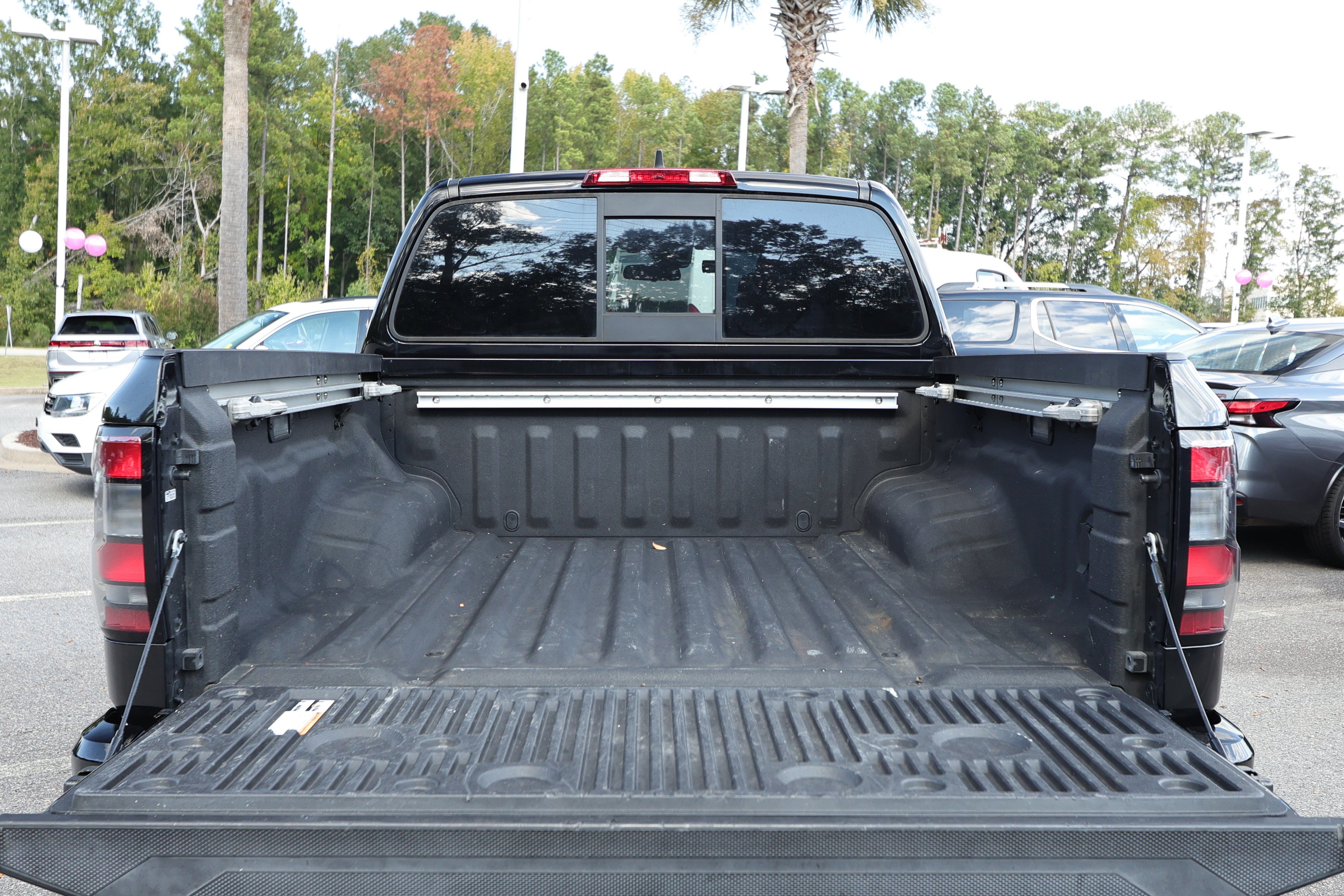 Used 2022 Nissan Frontier SV RWD image 8